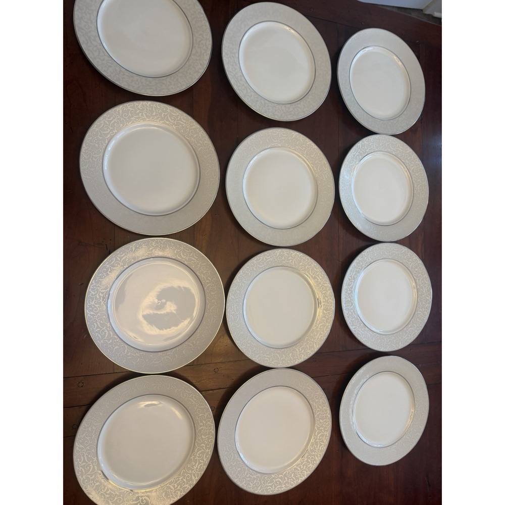 Set of 6 Mikasa Parchment Dinner Plates 10.75" Fine Porcelain L3438โ Silver Rim